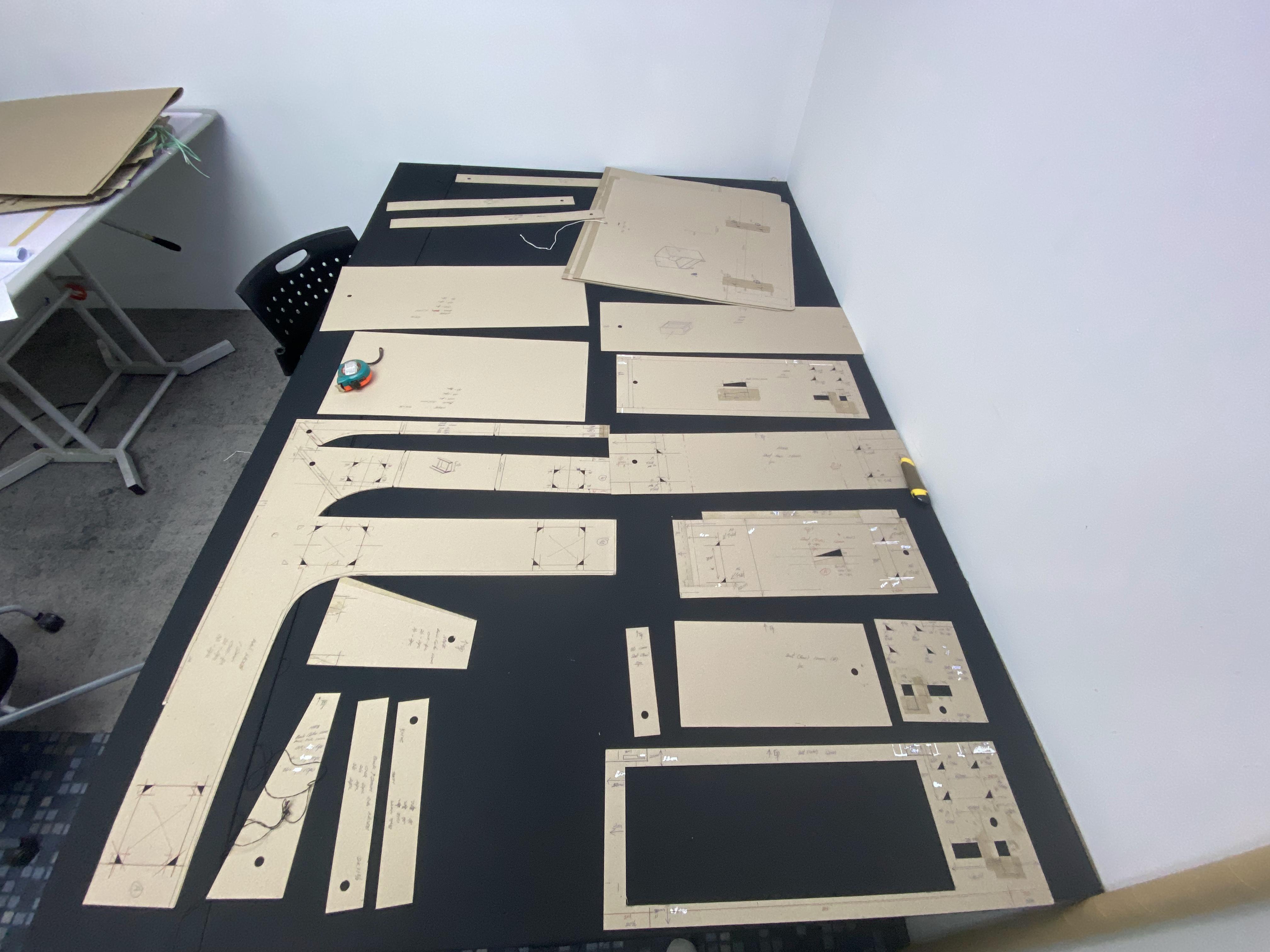 Tracing physical moulds for digital conversion using manual measurement